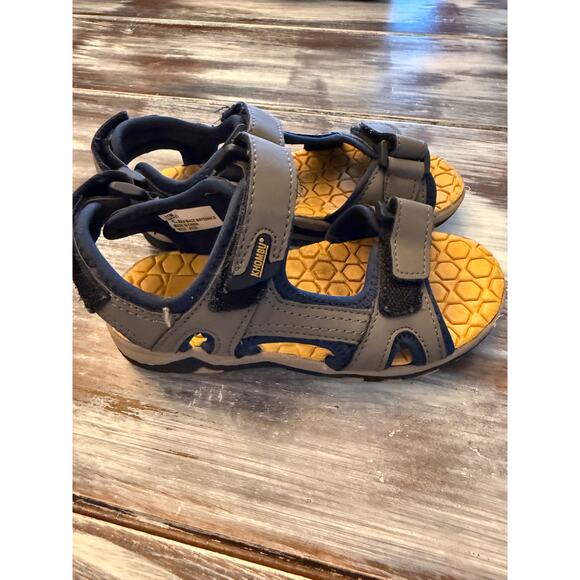 Khombu Brady Gray Kids Sandals Size 11 - Picture 2 of 5